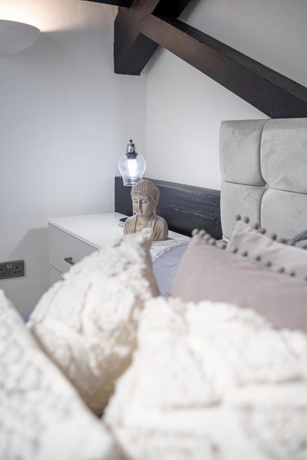 Stunning 2 Bedroom Penthouse In Bradford Centre Apartment