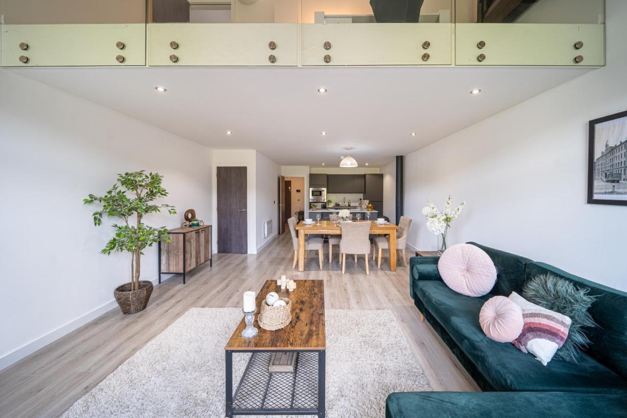 Stunning 2 Bedroom Penthouse In Bradford Centre Apartment *
