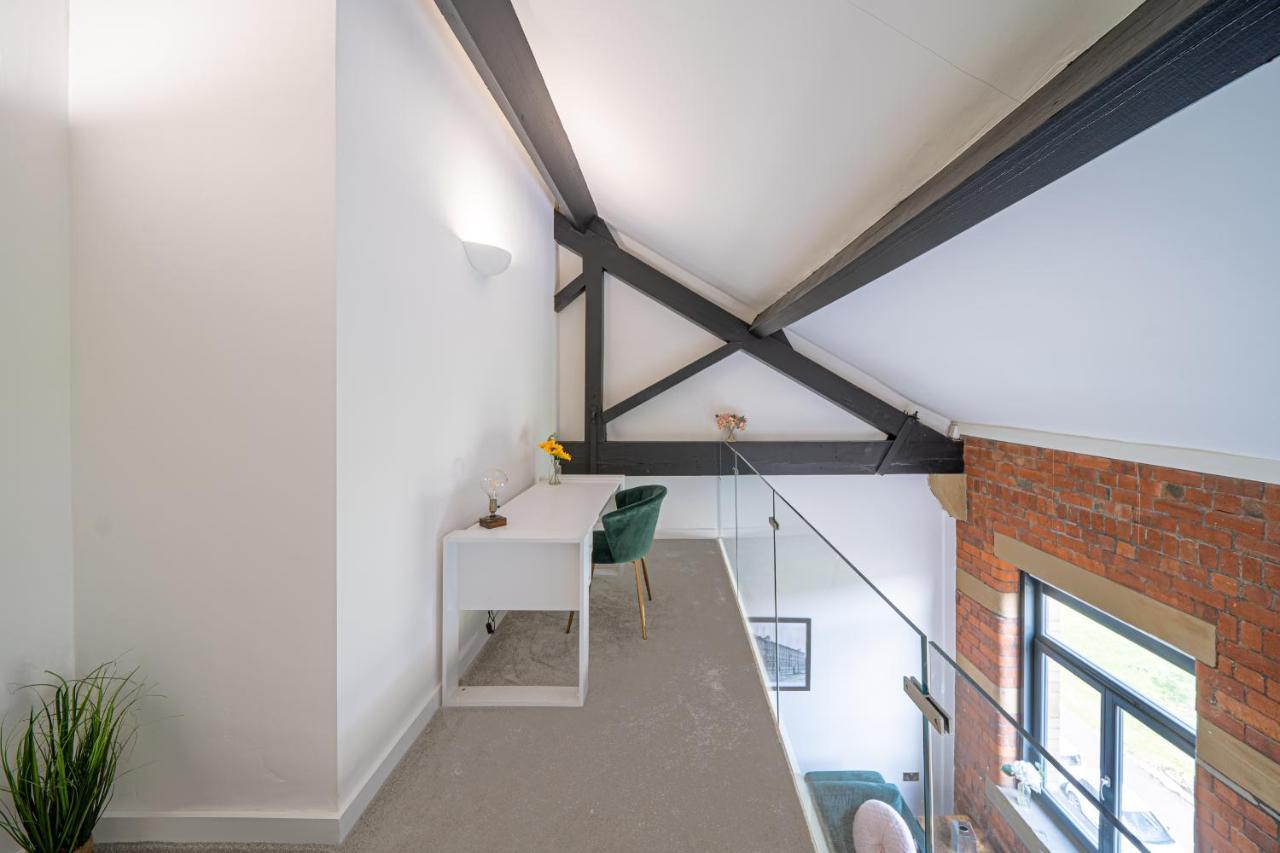 Stunning 2 Bedroom Penthouse In Bradford Centre *