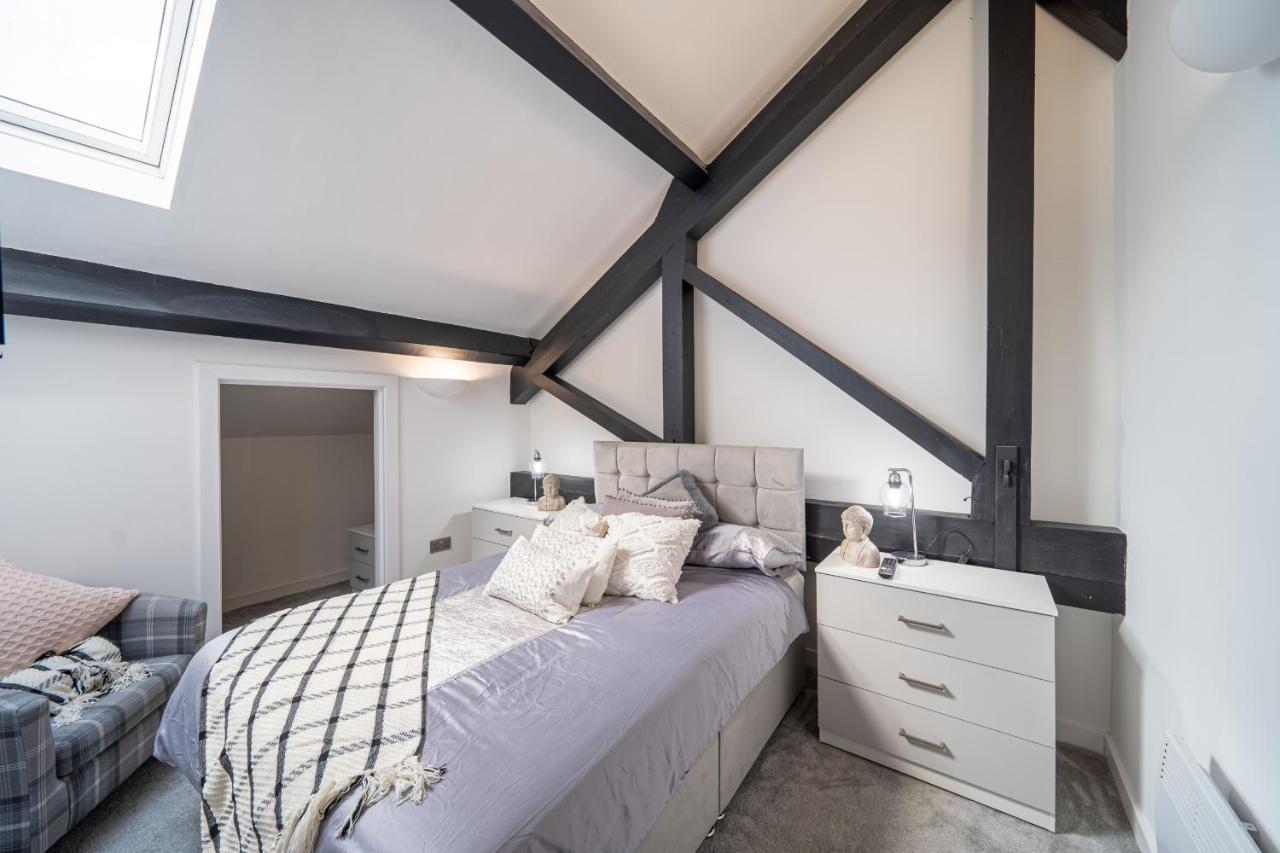 Apartment Stunning 2 Bedroom Penthouse In Bradford Centre *